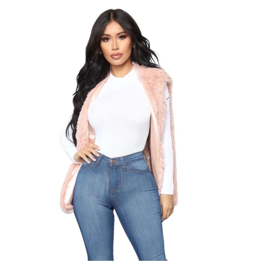 Fashion Nova Mauve Faux Fur Vest✨💕